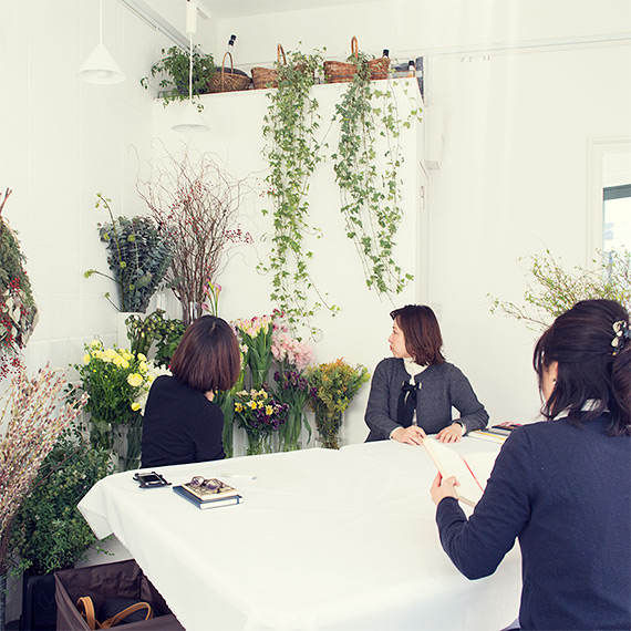 フラワー教室開業 ビジネスの仕組み作りとweb集客で売れるスクールへ 東京 世田谷 KOLME(コルメ)パリスタイルフラワー ディプロマコースレッスン ブーケロン 花材選び