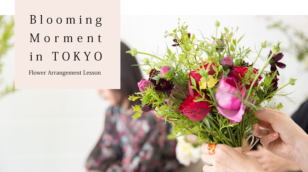 Flower Arrangement Class In Tokyo, Japan. We offer our flower lessons for residences and tourists from all over the world.