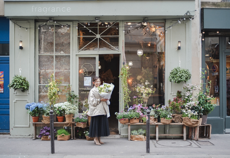 パリの花屋さん『fragranceフラグランス』でブーケを買いました。パリ人をなごませる素朴な花たち
